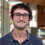 Elliot Niblock headshot
